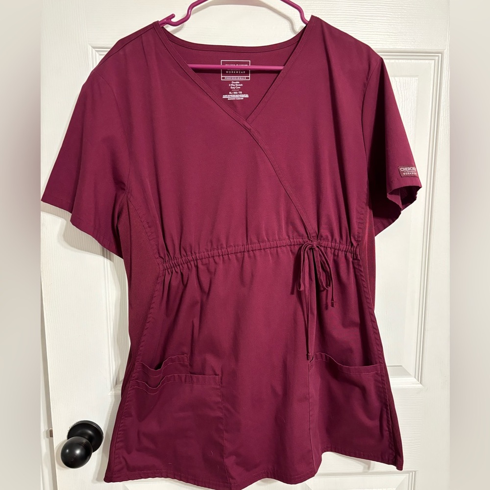 Maternity scrub top - XL